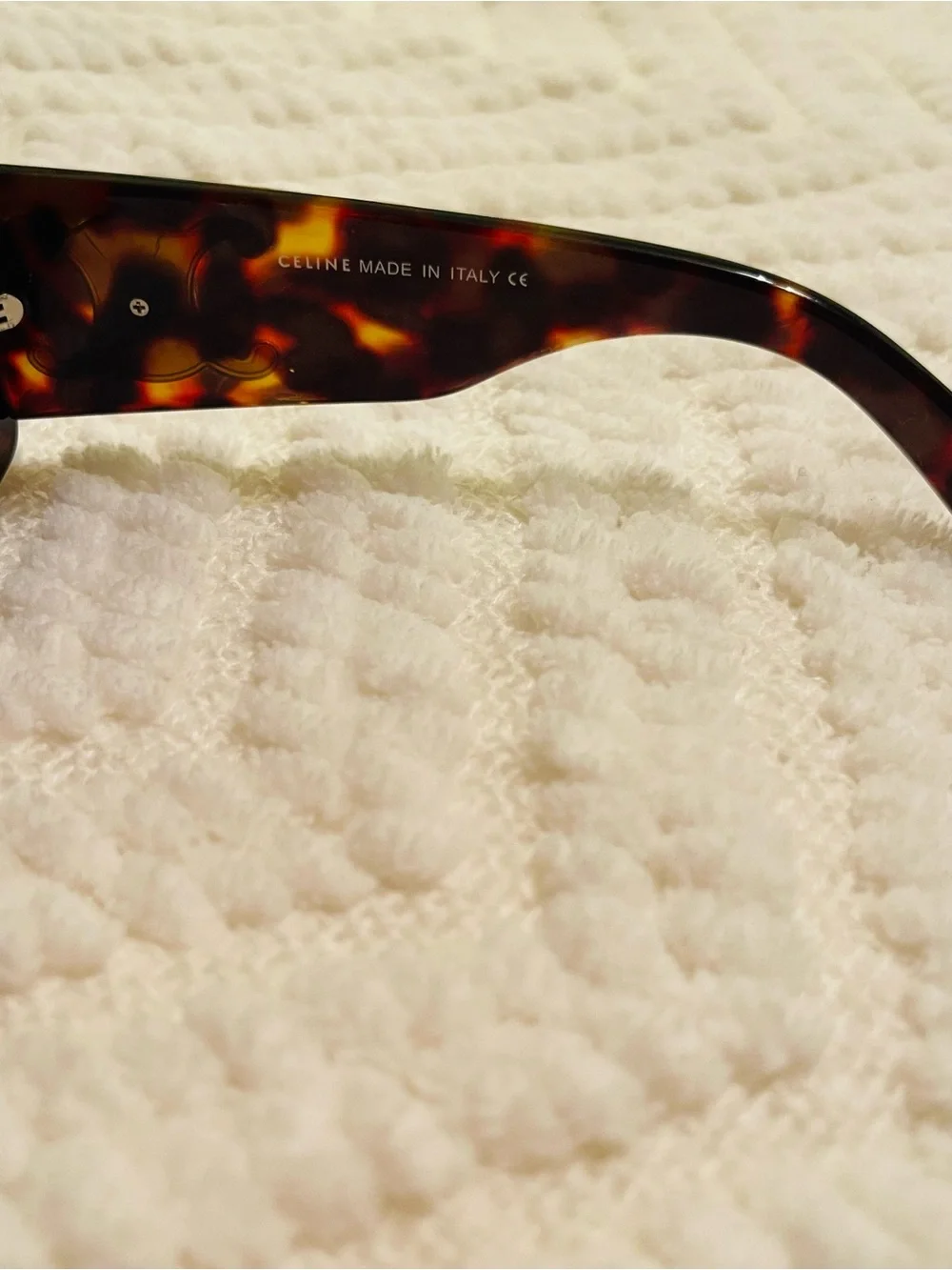 Bundle of Boutique sunnies Oval Sunglasses & Tortoiseshell Rectangle Sunglasses